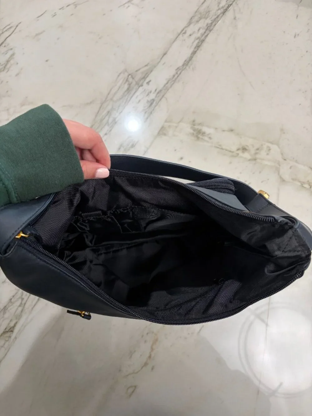 Stone Mountain Black Shoulder bag